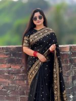 Japani Silk Sharee with Blouse Piece - Image 3